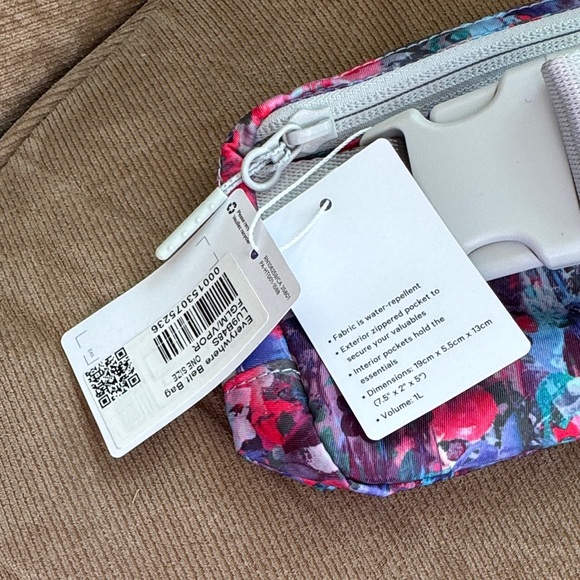 lululemon athletica Multicolor Crossbody Bag - Picture 5 of 6